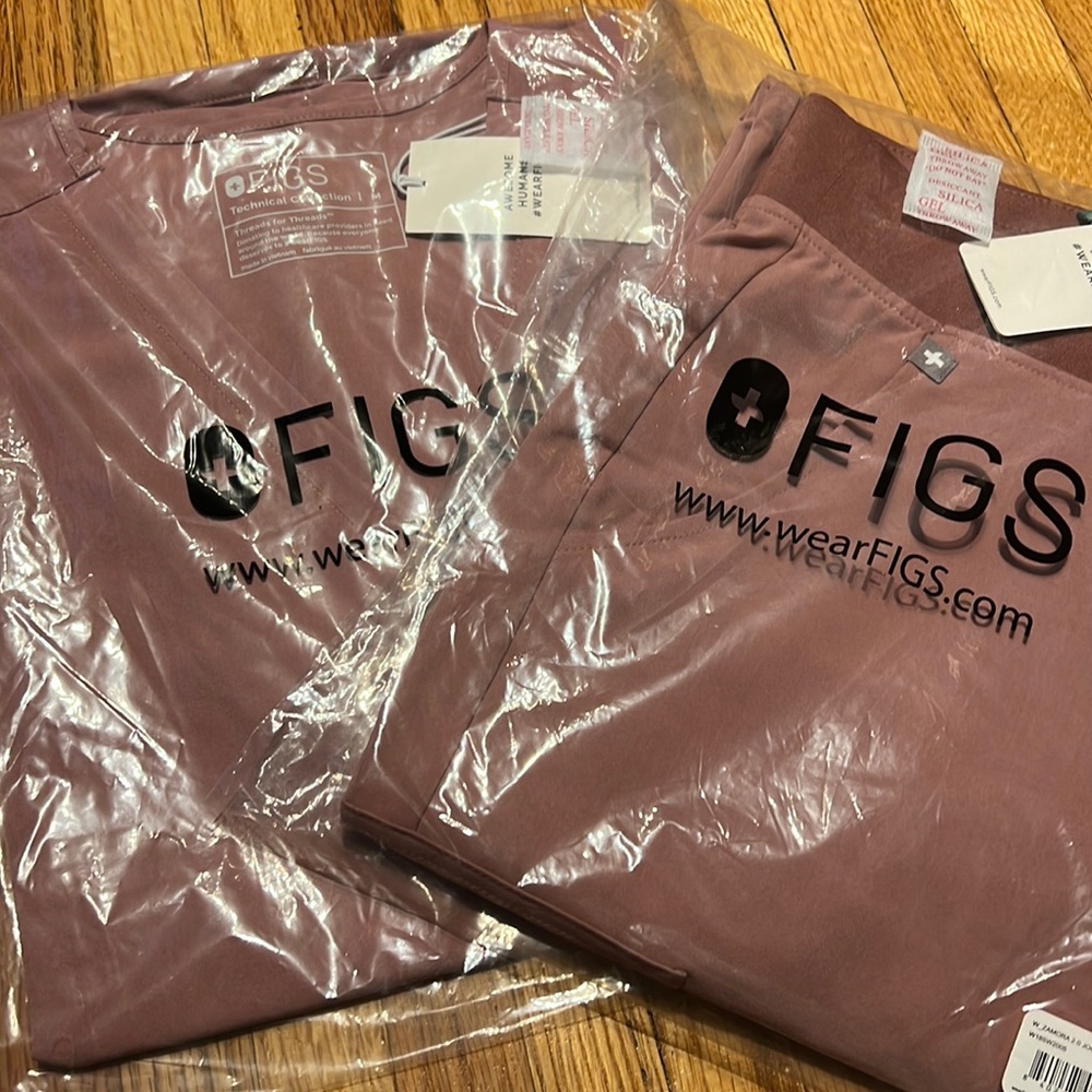 Figs scrubs set Mineral Mauve Catarina One Pocket Top, Zamora- Jogger medium new